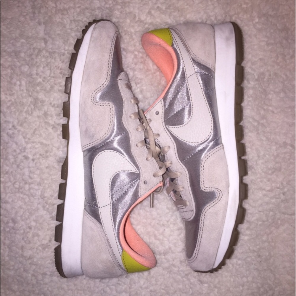 Nike LA GLOW PACK PEGASUS 89